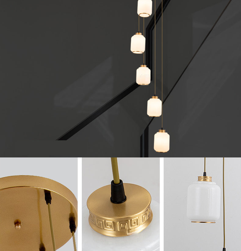 Weiße Glaszylindrische multi-Licht-Anhänger zeitgenössische Messingdecke für Treppen