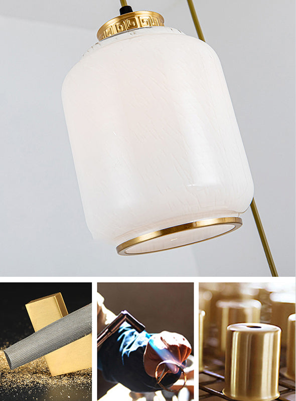 Weiße Glaszylindrische multi-Licht-Anhänger zeitgenössische Messingdecke für Treppen