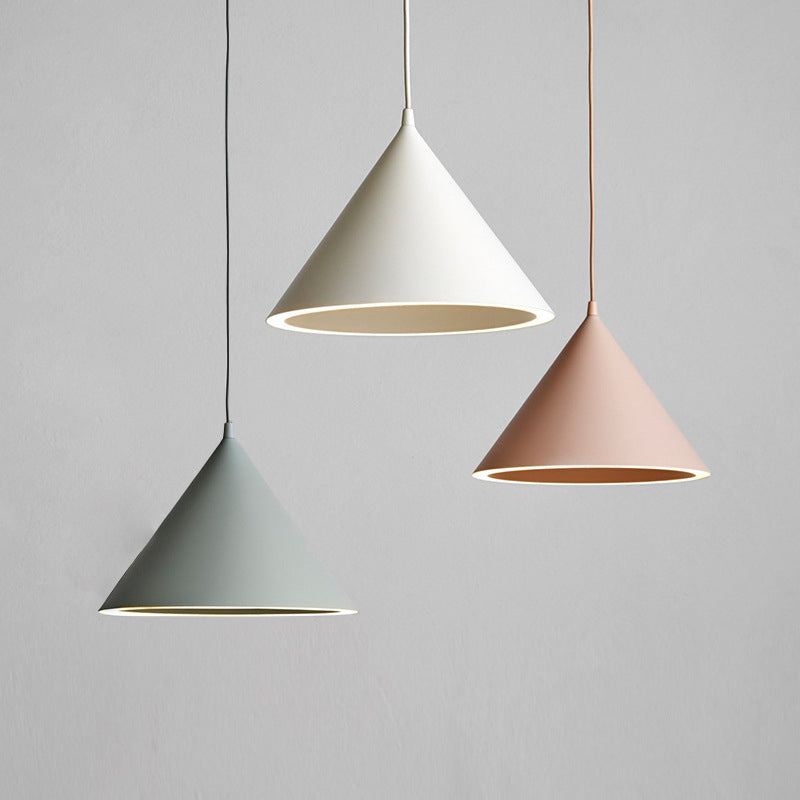 Luminaires d'éclairage de pendentif conique moderne métal 1 pendentif léger