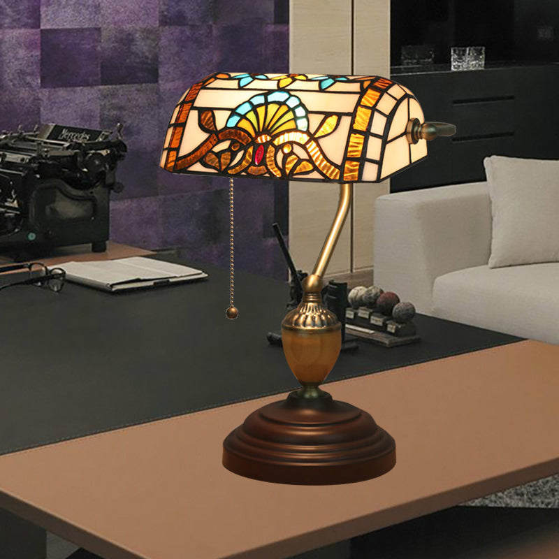Tiffany Victorian/Mediterraneo/barocco Light 1 comodino in vetro colorato in ottone per camera da letto