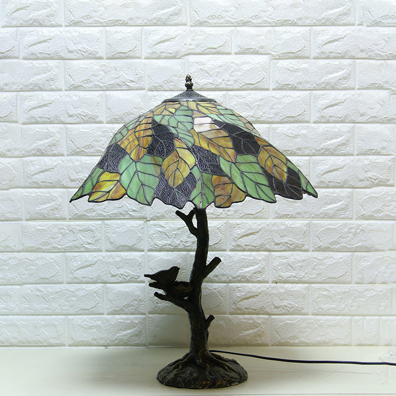 1 Light Nightstand Lamp Mediterranean Leaf Stained Glass Table Light in Brass for Indoor