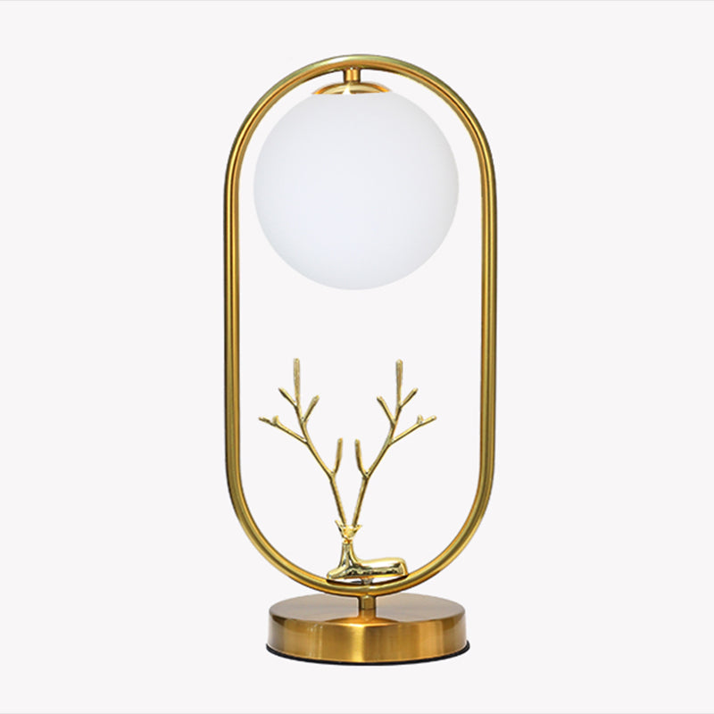 Lámpara de soporte de noche de los ciervos de latón Nordic Ball Glass Table de vidrio Luz para sala de estar