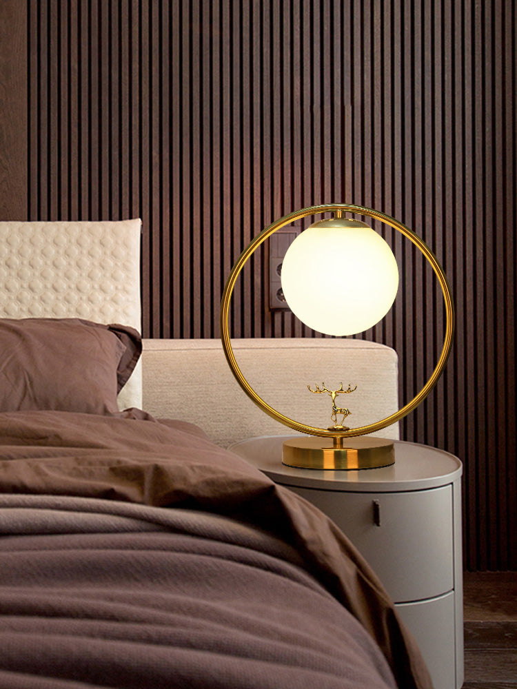 Lámpara de soporte de noche de los ciervos de latón Nordic Ball Glass Table de vidrio Luz para sala de estar