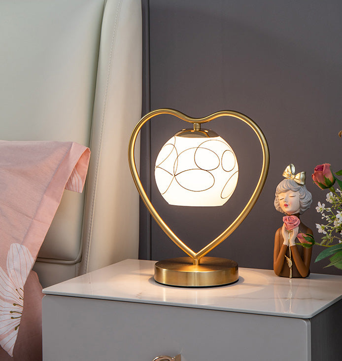 Simple amorevole tavolo a forma di cuore Light Metal 1-Bulb Lampada da lettura da comodino con cupola in vetro