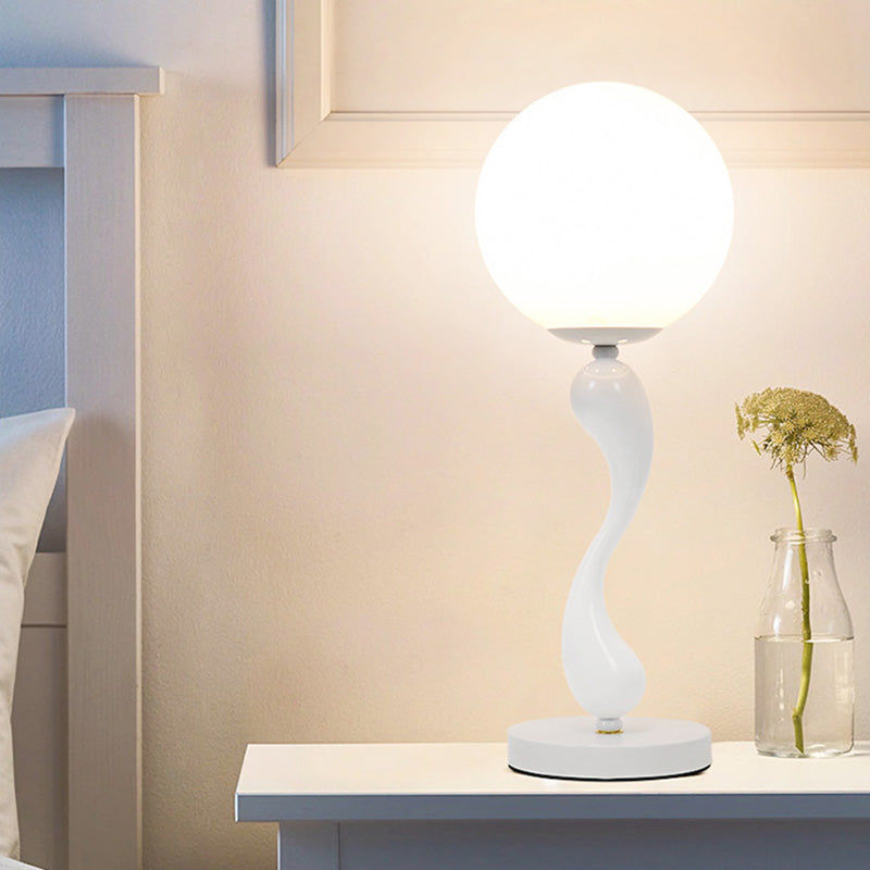 Stile nordico 1 lampada da tavolo lampada a forma di delfino Luce da comodino con paralume