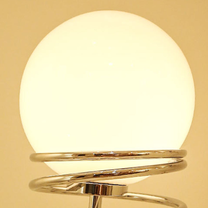 Lampada da tavolo a molla cromata Lampada da comodino minimalista in vetro bianco a 1 lampadina per camera da letto