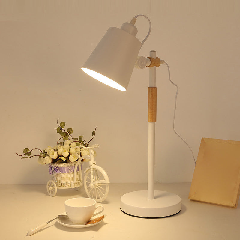 Lámpara de escritorio de tono de cono con pivoteas Metal nórdica de 1 luces Ligera de lectura de la sala de lectura