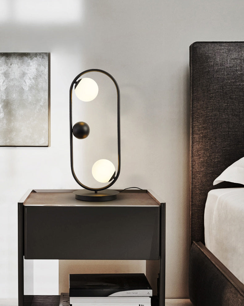 Lampada da tavolo decorativa per la casa in stile postmoderno in vetro opale con linee metalliche, lampada da comodino per camera da letto