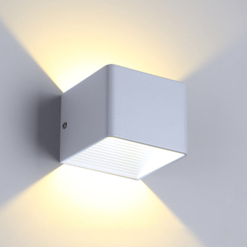 Moderner minimalistischer Stil nach oben und unten LED Wandleuchte Metal 2 Lichter Wandleuchten für Außenwand