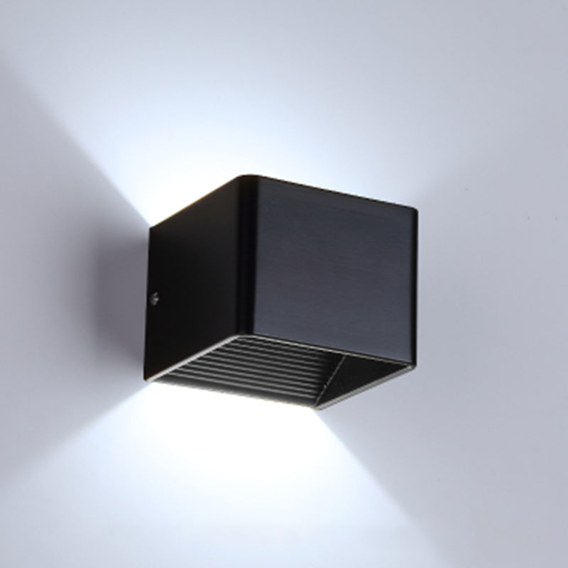 Moderner minimalistischer Stil nach oben und unten LED Wandleuchte Metal 2 Lichter Wandleuchten für Außenwand