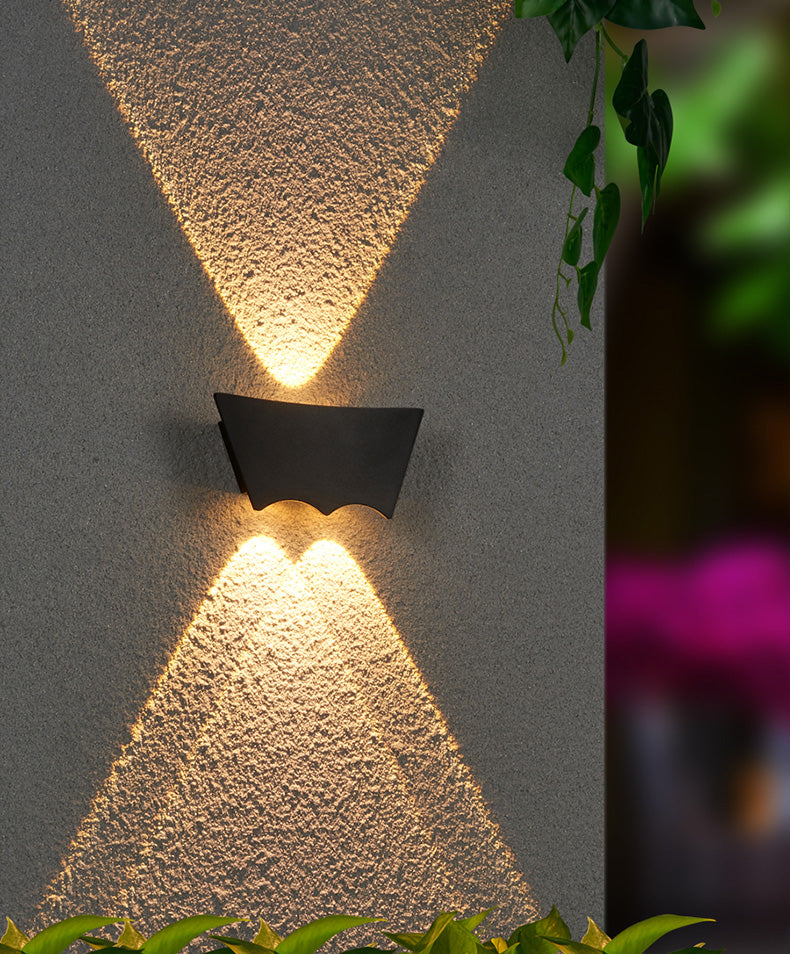 Modern Minimalist Style Up and Down LED Wall Sconce Metal Sconce Light Fixtures for Outside Wall