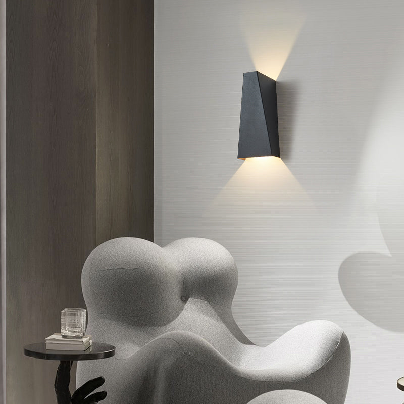 Modern Minimalist Style Geometric Up and Down LED Wall Sconce Metal Wall Light for Stairway