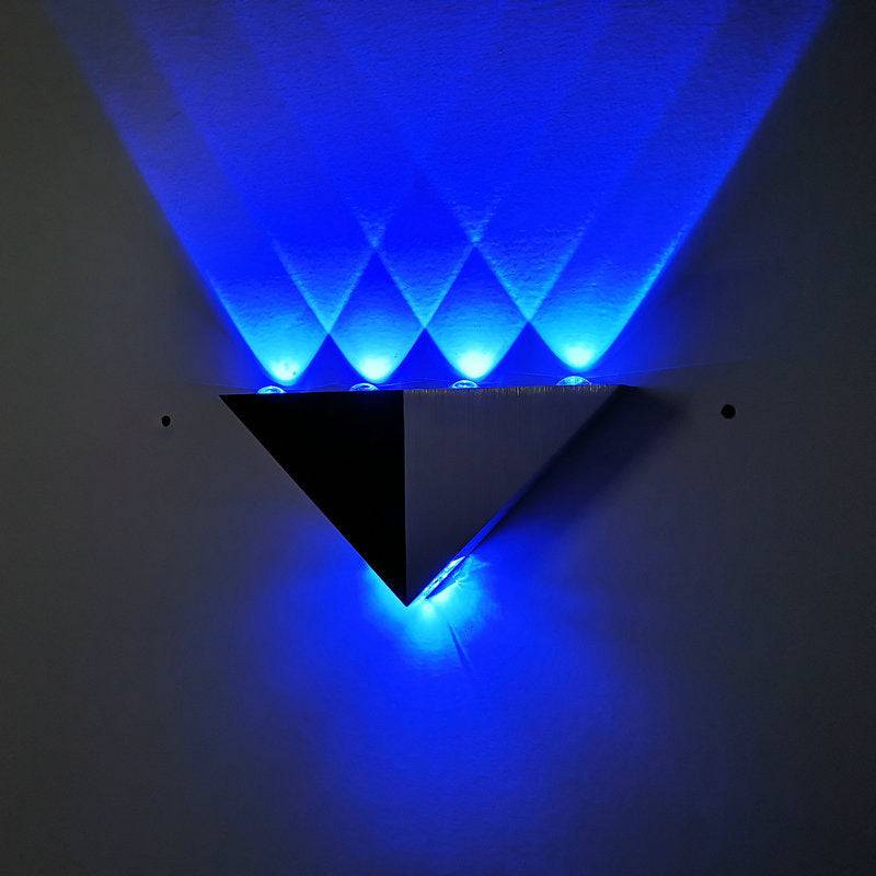 Lámpara de pared LED de aluminio triangular de aluminio de 9 "de ancho accesorio de iluminación decorativa interior en negro + blanco