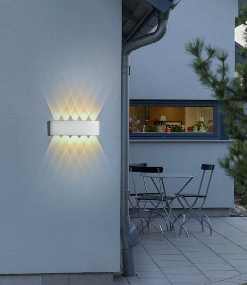 Moderner minimalistischer Stil nach oben und unten LED Wandleuchten Metallleuchten für Außenwand