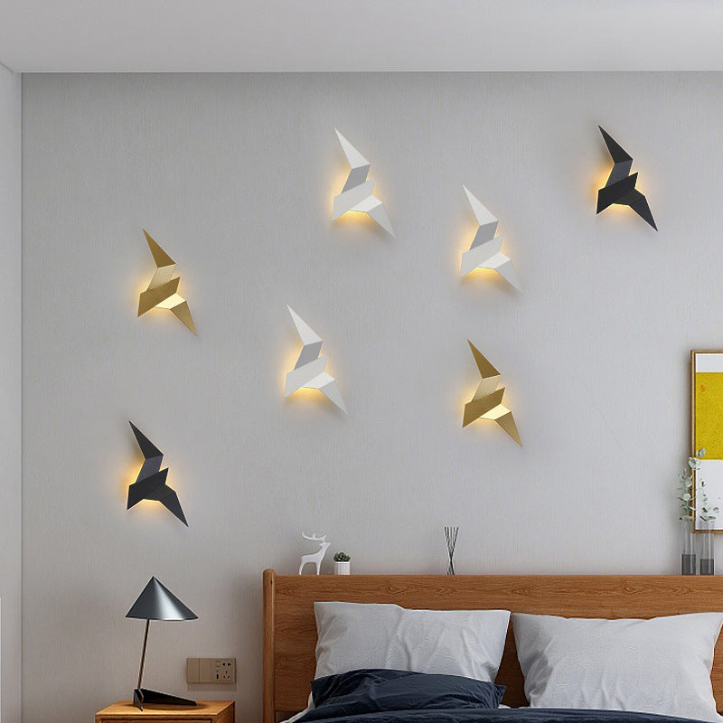 Flying Birds Creative Shaped LED Wall Sconces Post-modern Style Minimalism Metal Wall Light for Bedroom Living Room