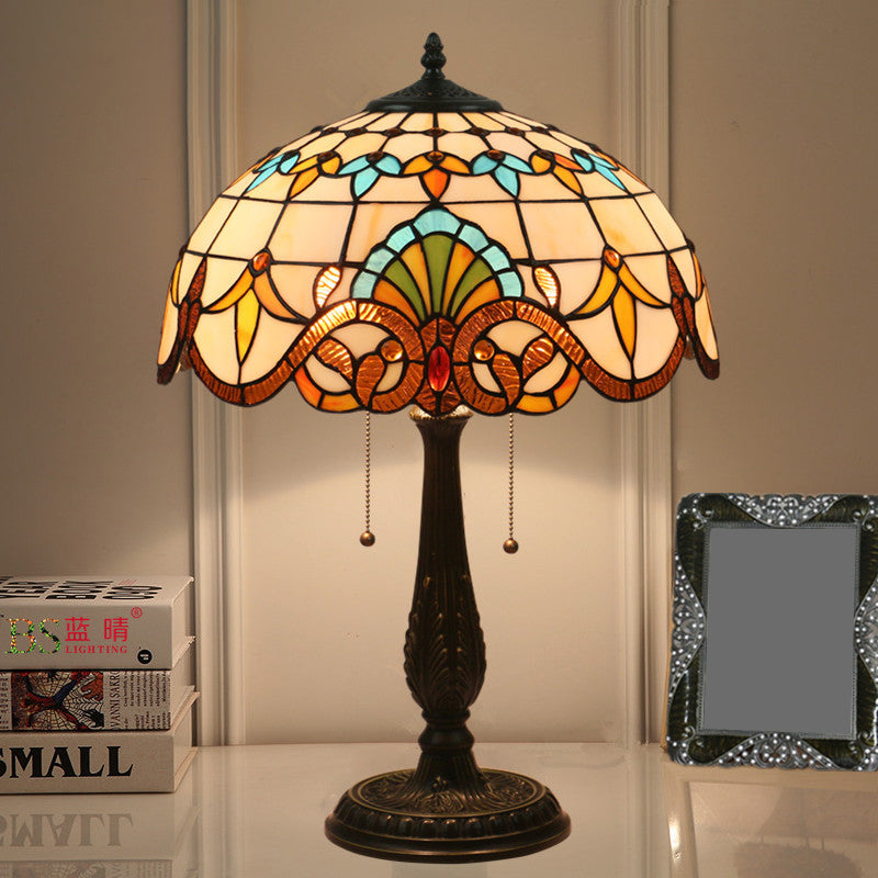 Flower Night Table Light Tiffany Statened Glass 1 Light Antique Ottone comodino per soggiorno