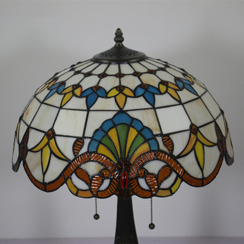 Flower Night Table Light Tiffany Statened Glass 1 Light Antique Ottone comodino per soggiorno