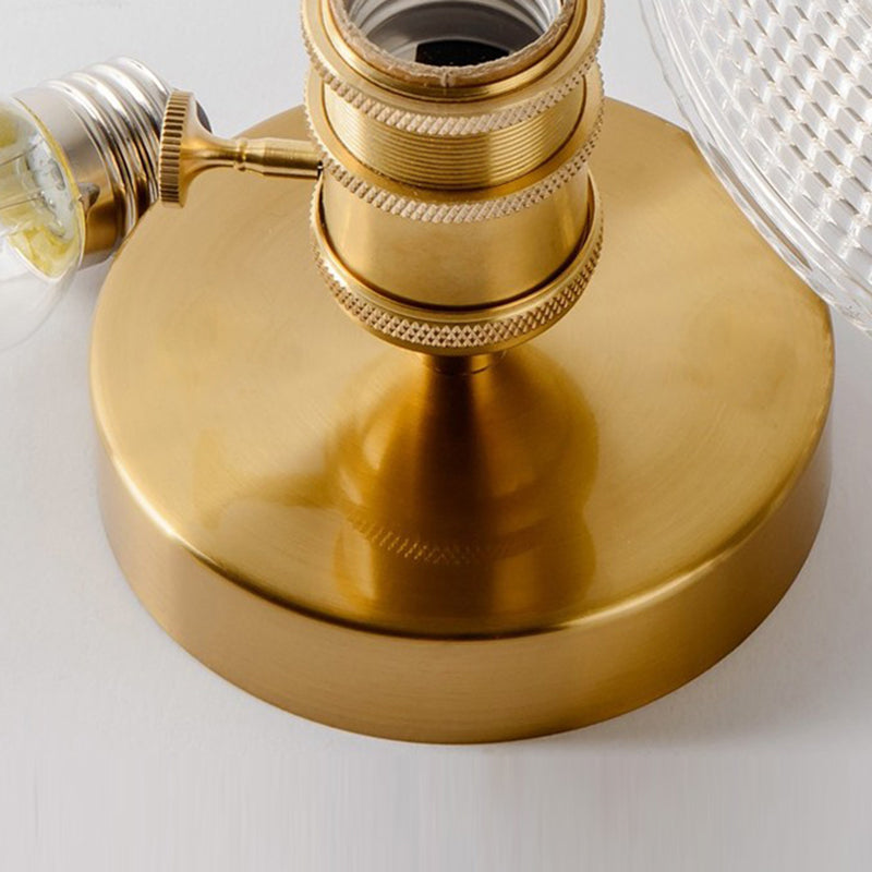 Lampada del soffitto in vetro a mano in ottone invecchiato in stile coloniale