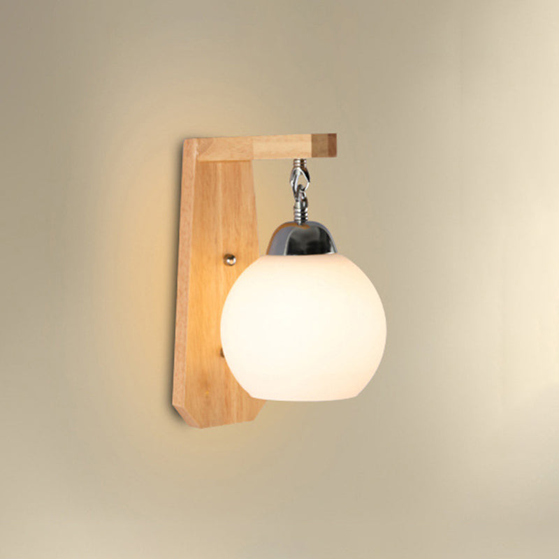 Luz de pared de globo de vidrio de leche con lámpara de pared contemporánea de bombilla de madera en blanco para dormitorio