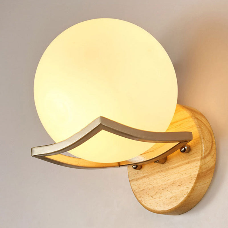 Legno in legno massiccio Lampada montati a parete a parete a 1 illuminazione a 1 illuminazione sumiera con tonalità di vetro bianco