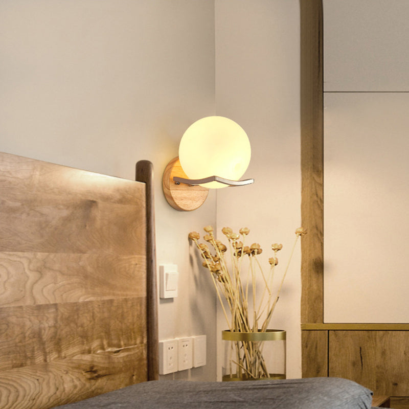 Legno in legno massiccio Lampada montati a parete a parete a 1 illuminazione a 1 illuminazione sumiera con tonalità di vetro bianco