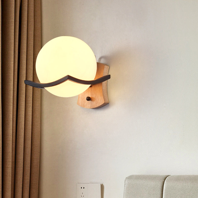 Estilo nórdico de madera de montaje de pared de madera leche blanca tono de globo sencillez luz para el dormitorio para el dormitorio