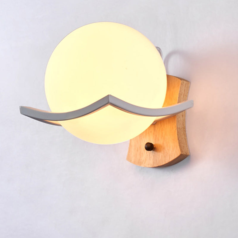 Estilo nórdico de madera de montaje de pared de madera leche blanca tono de globo sencillez luz para el dormitorio para el dormitorio