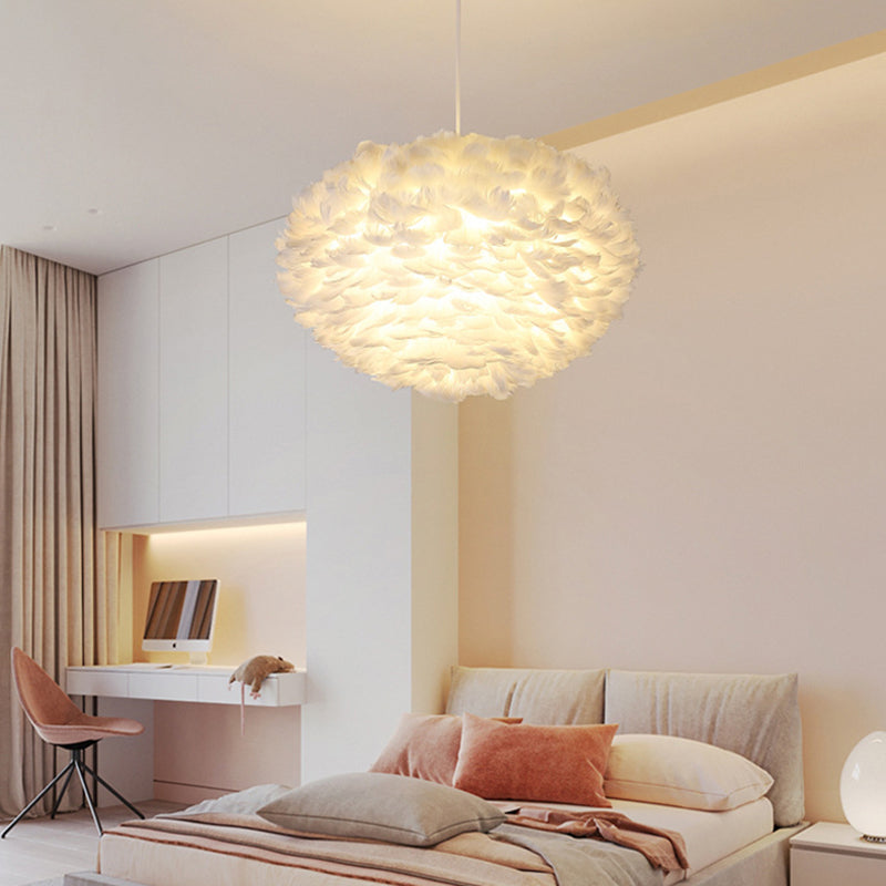 Lampadello a sospensione regolabile leggero moderno semplicità Globe Feather Affermazione per la camera da letto