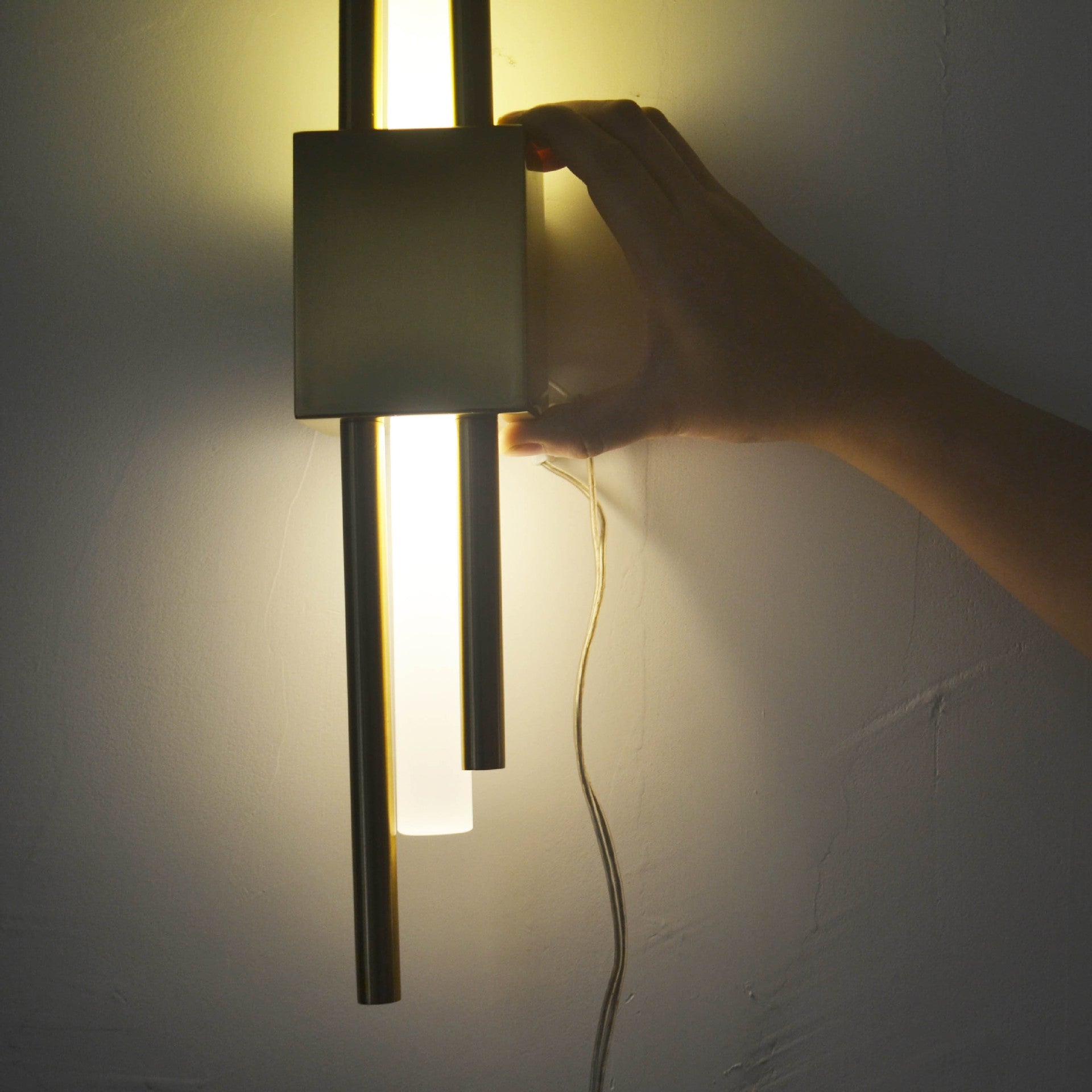 19.5" H Post-modern Style Wall Mount Lamp Minimalism Metal Lines Design Sconce Lights for Hallway Aisle