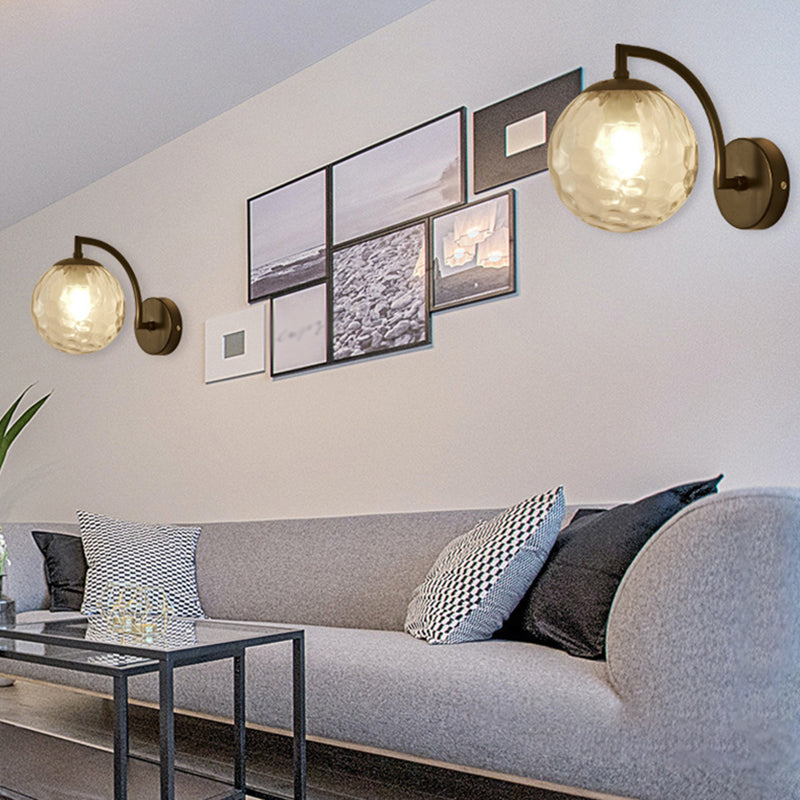 Luce da parete globo in vetro a 1 luce Nordic Luce da letto 7,5 "H Apparecchio di illuminazione con braccio in metallo ad arco
