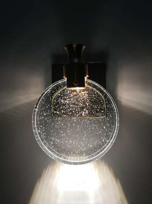 Moderne minimalistische stijl cirkelvormige wand gemonteerd verlichtingskristal 1 lichte sconce verlichtingsarmatuur voor slaapkamer