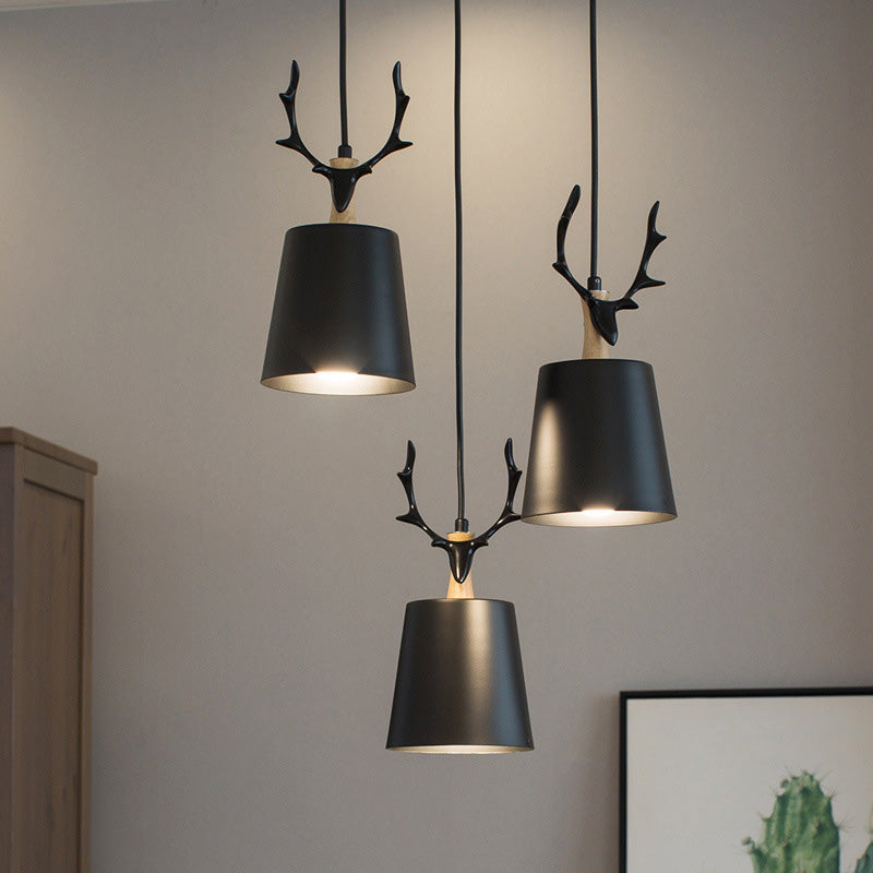 Decoración de ciervos de luz colgante de estilo nórdico de 3 bulb