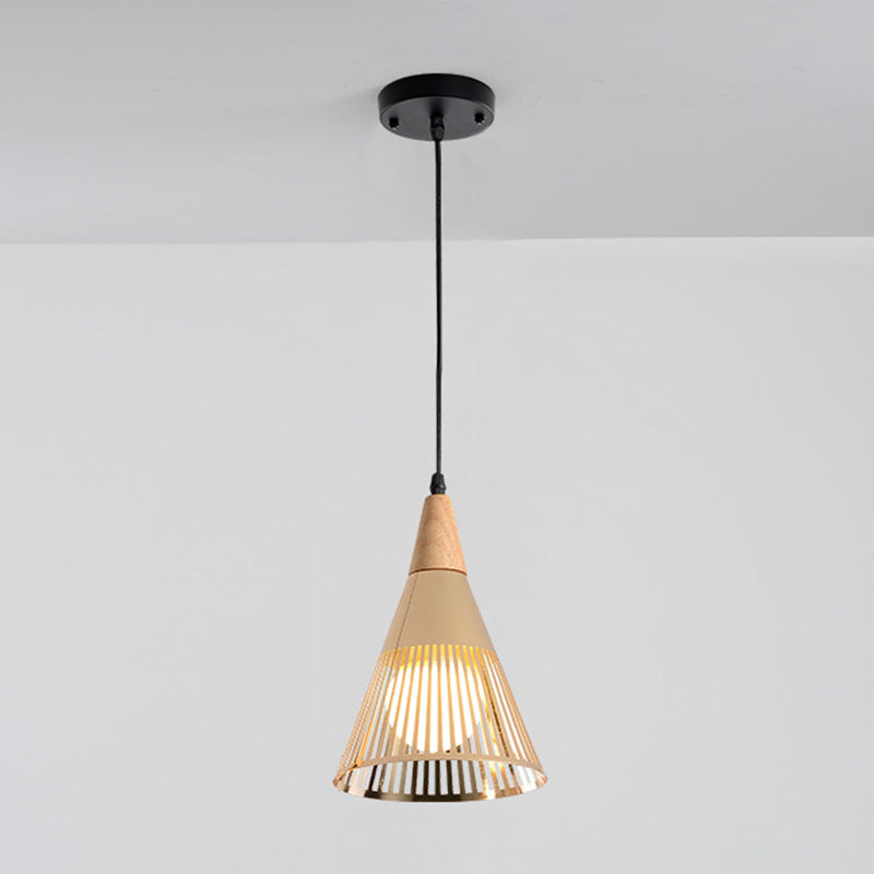 Moderne stijl Drop Lamp Shuttle Hollowed-Out Hanging Light Fixture met metalen schaduw