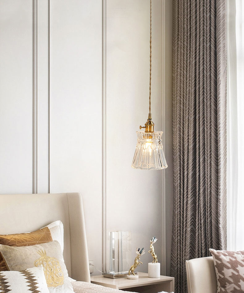 Tombra de campana acanalada Simplicidad Lámpara colgante de latón Estilo posmoderno Luz de colgante de 1 luz con diseño de interruptor giratorio