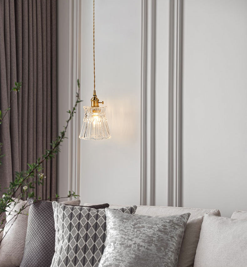 Tombra de campana acanalada Simplicidad Lámpara colgante de latón Estilo posmoderno Luz de colgante de 1 luz con diseño de interruptor giratorio