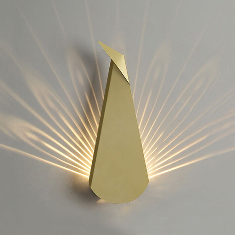 Minimalism Metal Peacock Wall Lamp Post-modern Style Home Decorative Lighting Sconce in Warm Light