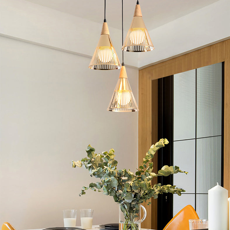 Lámpara de caída de estilo moderno Shuttlecock Hollowed Holfing Lighting con sombra de metal