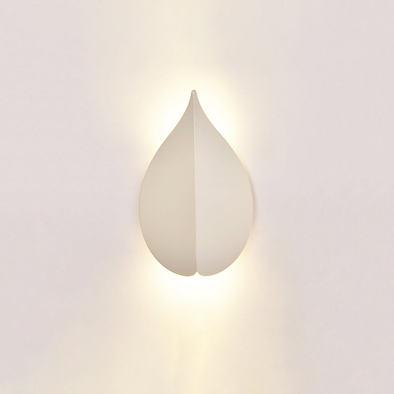 Modern Minimalist Style Leaf-shaped Flush Mount Wall Sconce Metal Wall Mount Light Fixture for Bedroom