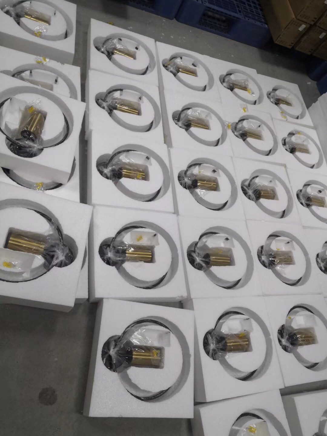 Minimalism Round Line Wall Mount Light 13" Height Postmodern Style Metal Bedside Lamp for Bedroom