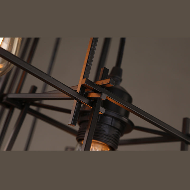 Luz colgante geométrica negra en araña de hierro forjado de estilo vintage industrial con marco de hierro