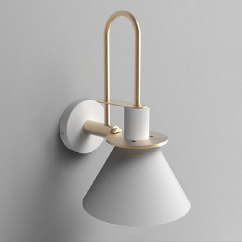 1 Light Metal Wall Mounted Light Fixture Modern Curved Arm Wall Sconce Lighting for Dining Room