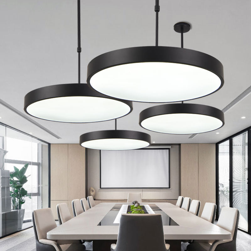 Lampada di sospensione rotonda in altezza regolabile Modern Metal Office LED Luce in nero in nero