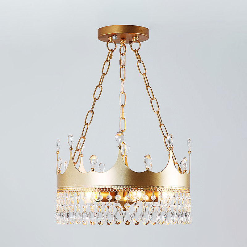 Araña de techo de dormitorio de la corona metal tradicional 5 cabezas lámpara colgante de oro con drapeado de cristal