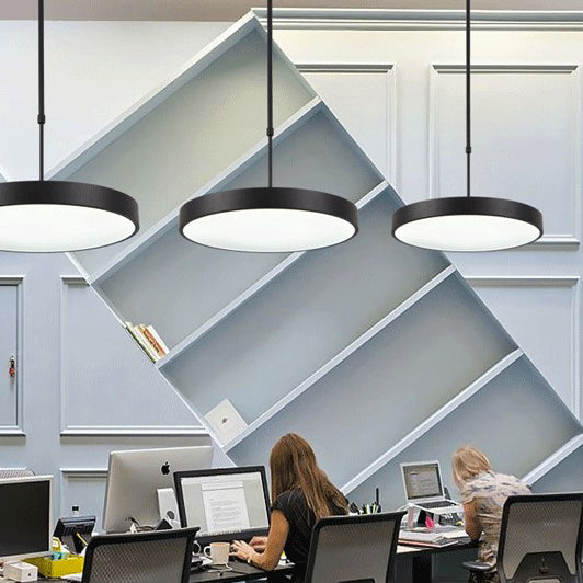 Lampada di sospensione rotonda in altezza regolabile Modern Metal Office LED Luce in nero in nero