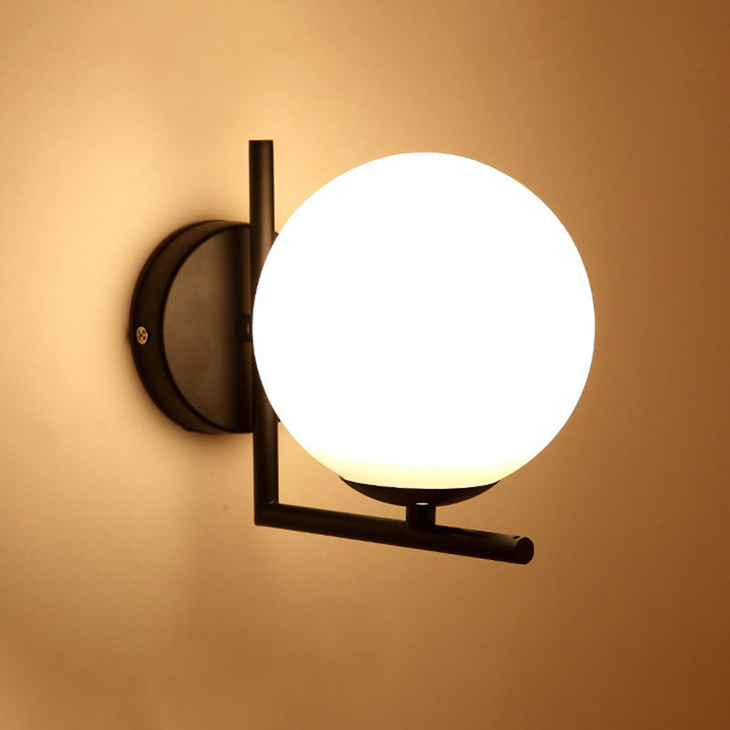 Zeitgenössische globale Wandmontagleuchte Milchglas Wandmontagelampe für das Restaurant