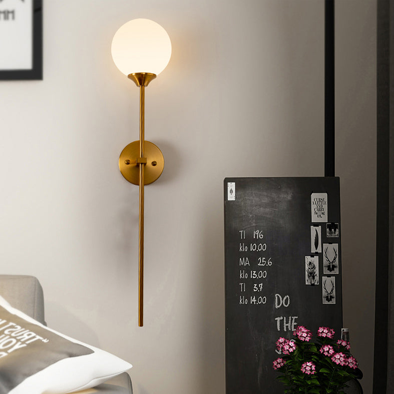 1-Light Wall Light in Modern Luxury Style Wrought Iron Wall Sconce with Globe Glass Shade