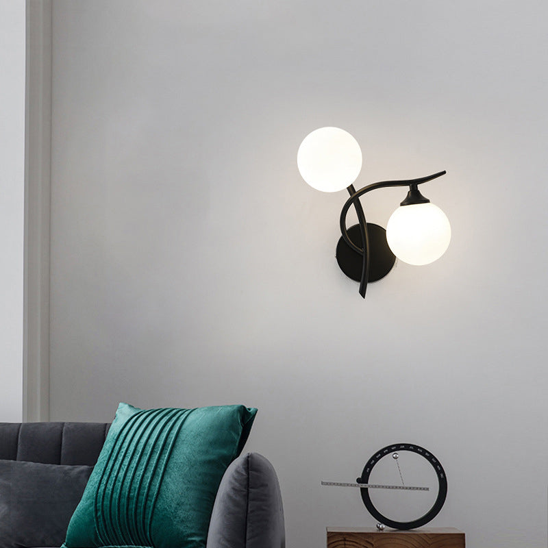 Zeitgenössische globale Wandmontagleuchte Milchglas Wandmontagelampe für das Restaurant