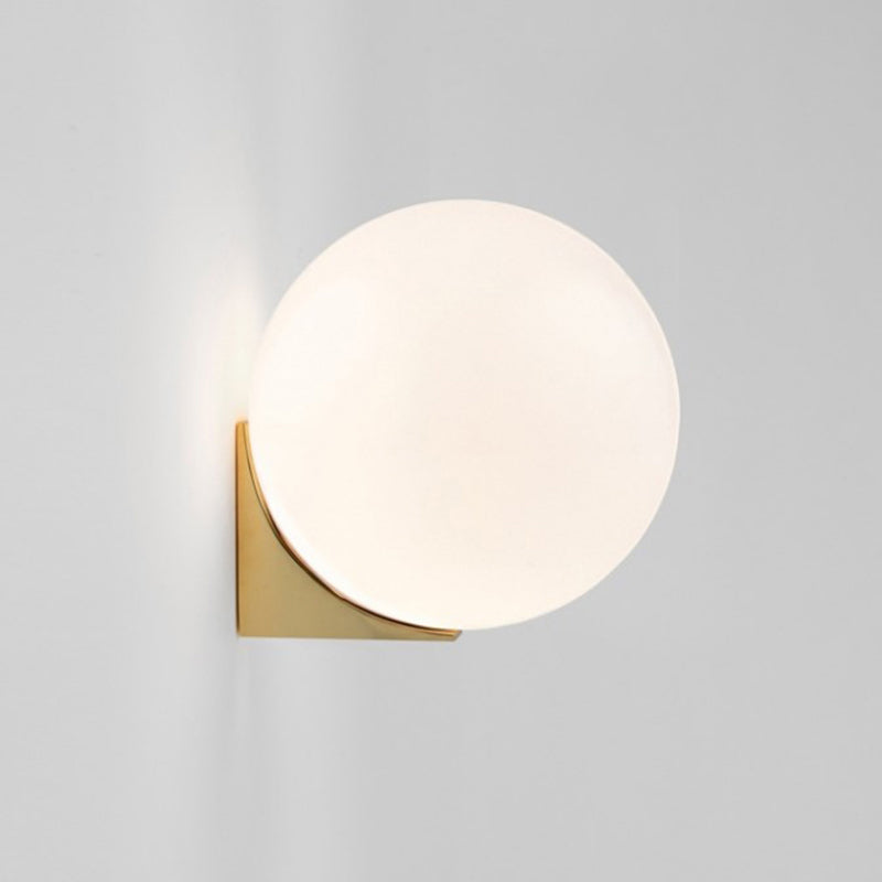 Globe Slaapkamer LED -wandkandel in moderne eenvoud Smeedijzeren wandlicht met glazen schaduw