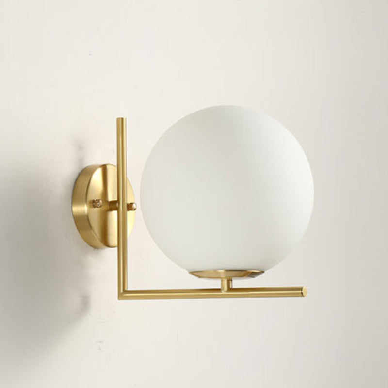 Luz de pared LED de globo de oro en simplicidad moderna Splique de pared de cobre con sombra de vidrio esmerilado
