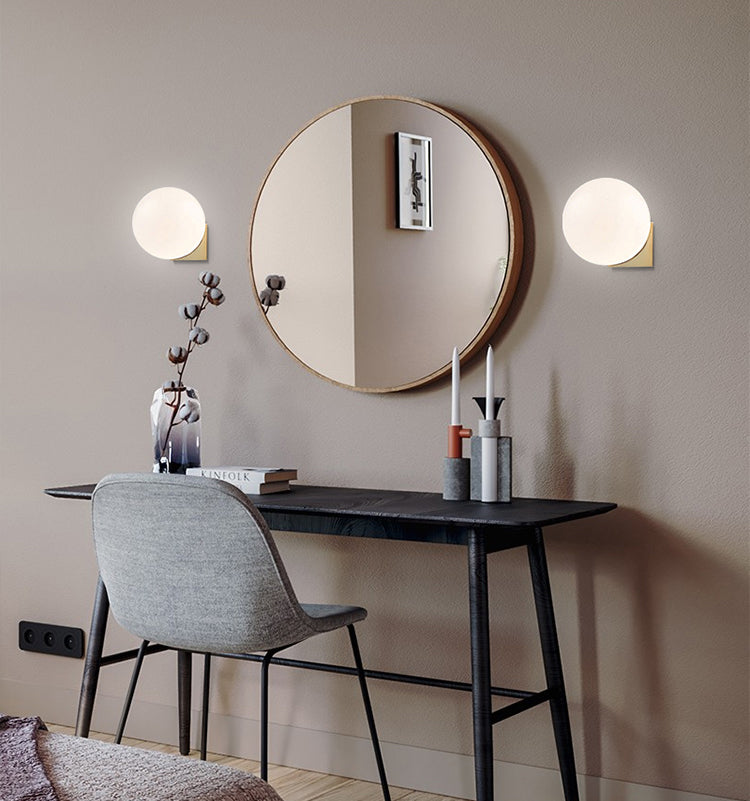 Contemporary Wall Mounted Light Fixture Sphere Wall Mounted Lamp with Glass Shade